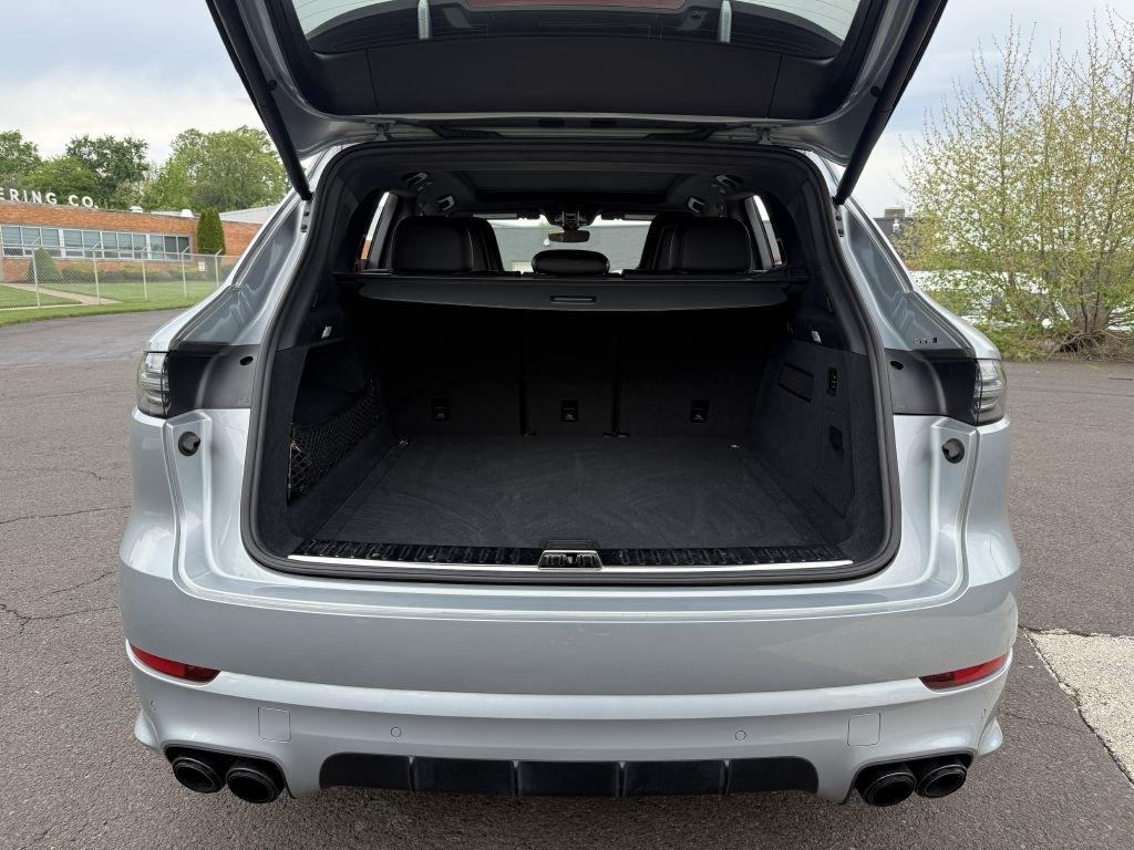Porsche Cayenne  2021