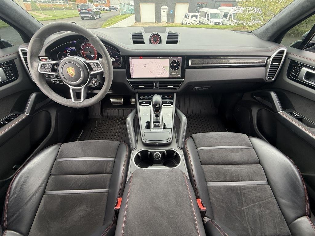 Porsche Cayenne  2021