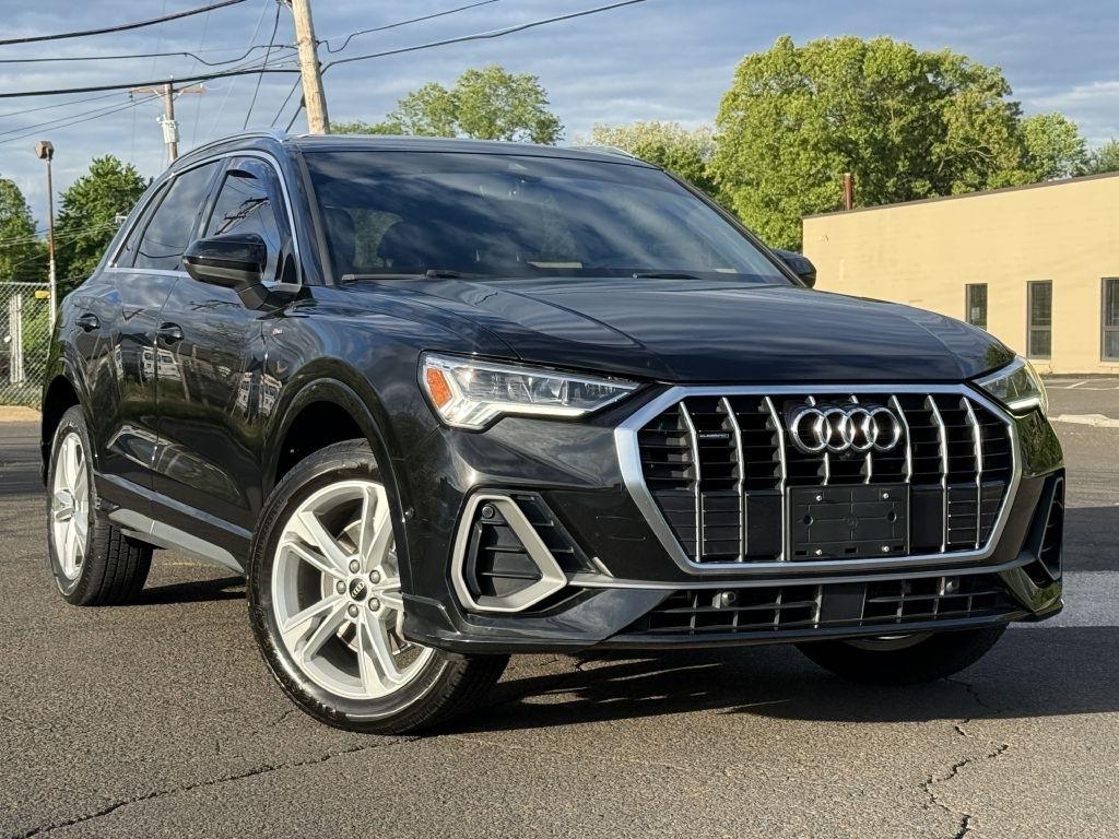Audi Q3  2021