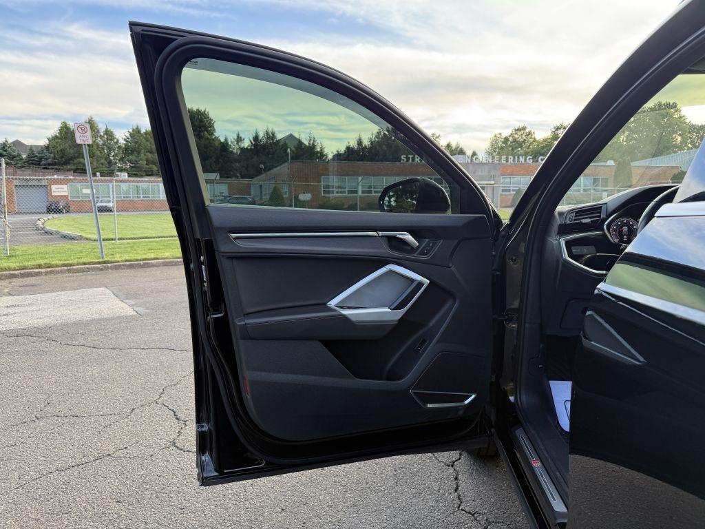 Audi Q3  2021