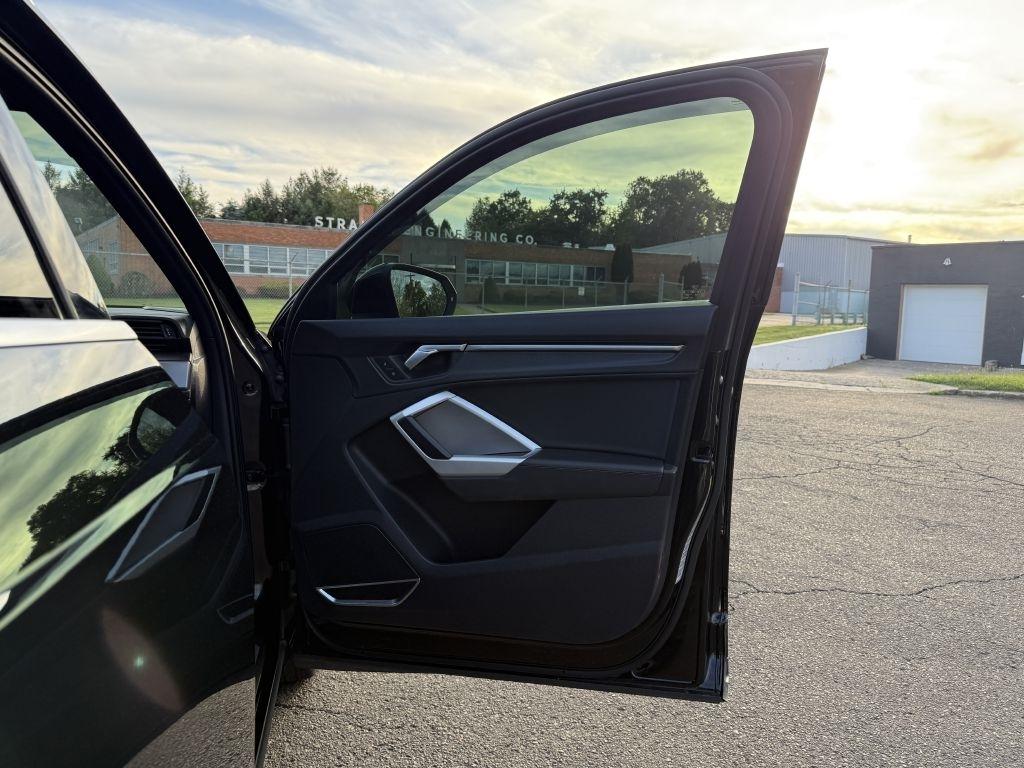 Audi Q3  2021