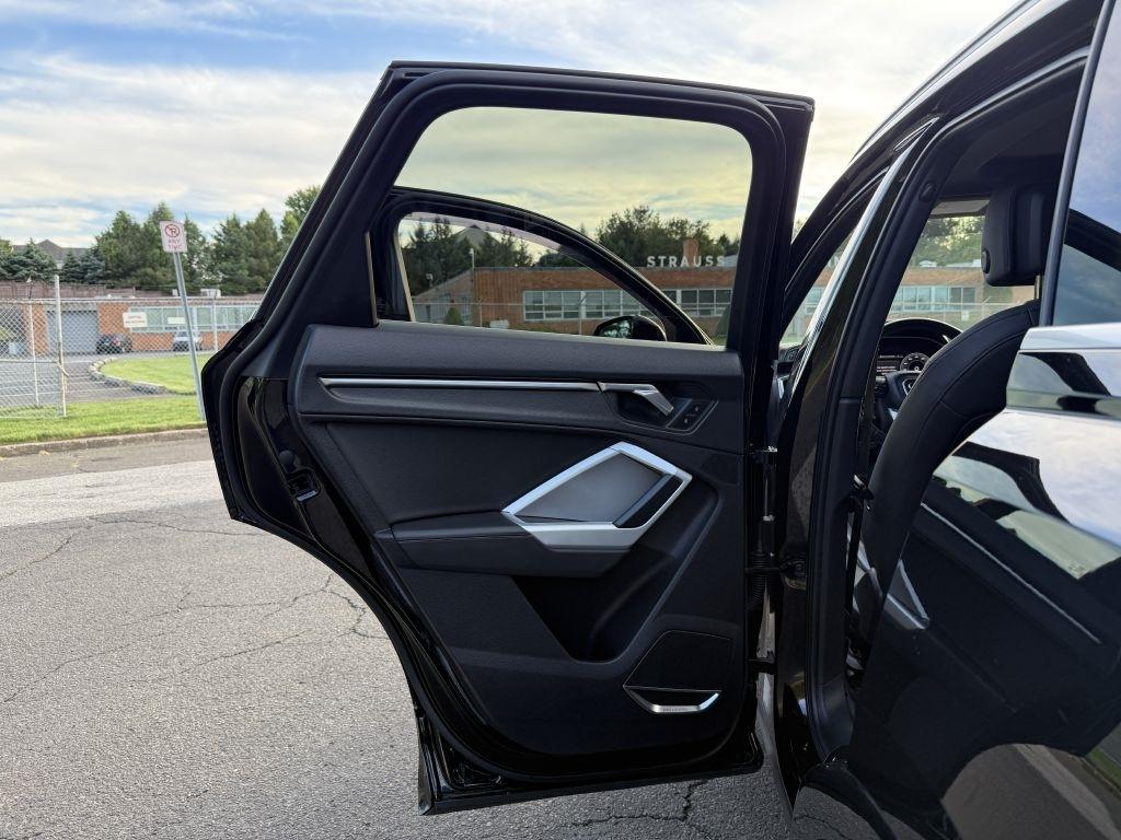 Audi Q3  2021