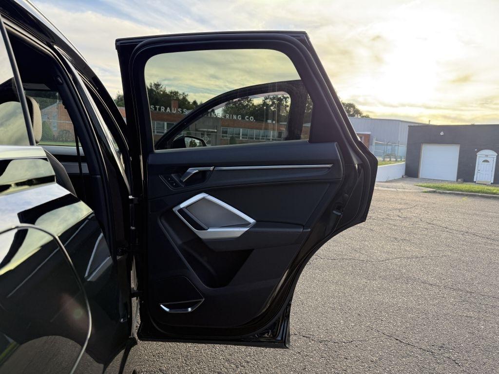 Audi Q3  2021