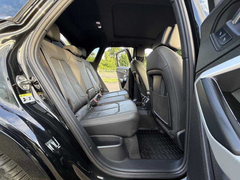 Audi Q3  2021