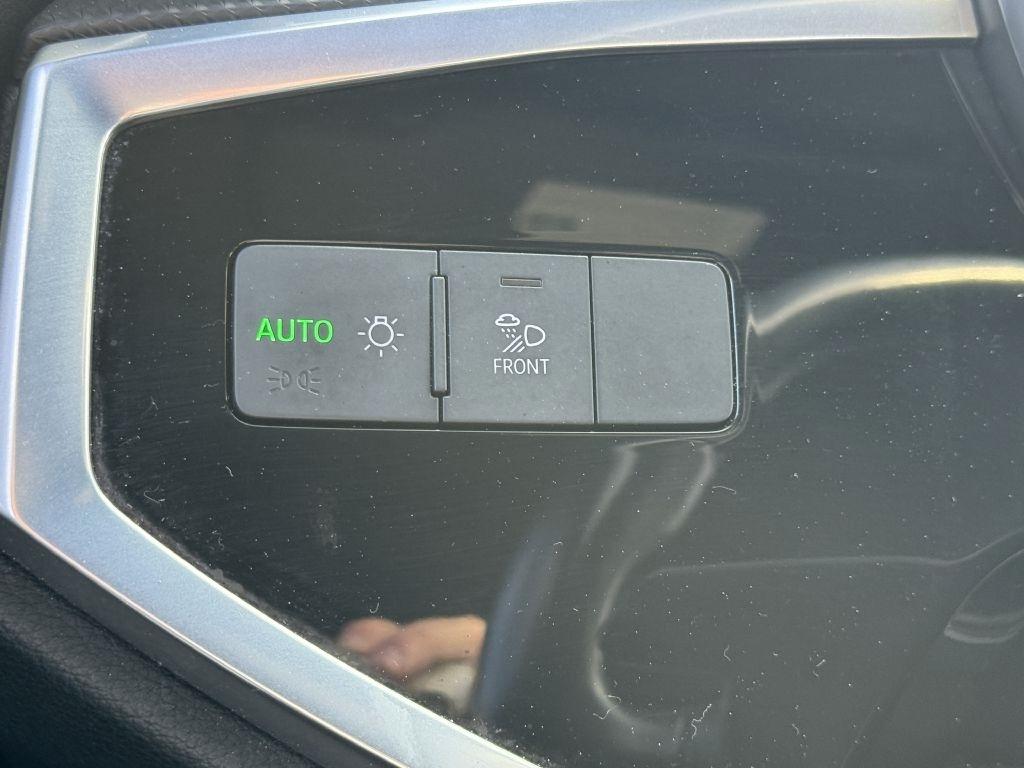 Audi Q3  2021
