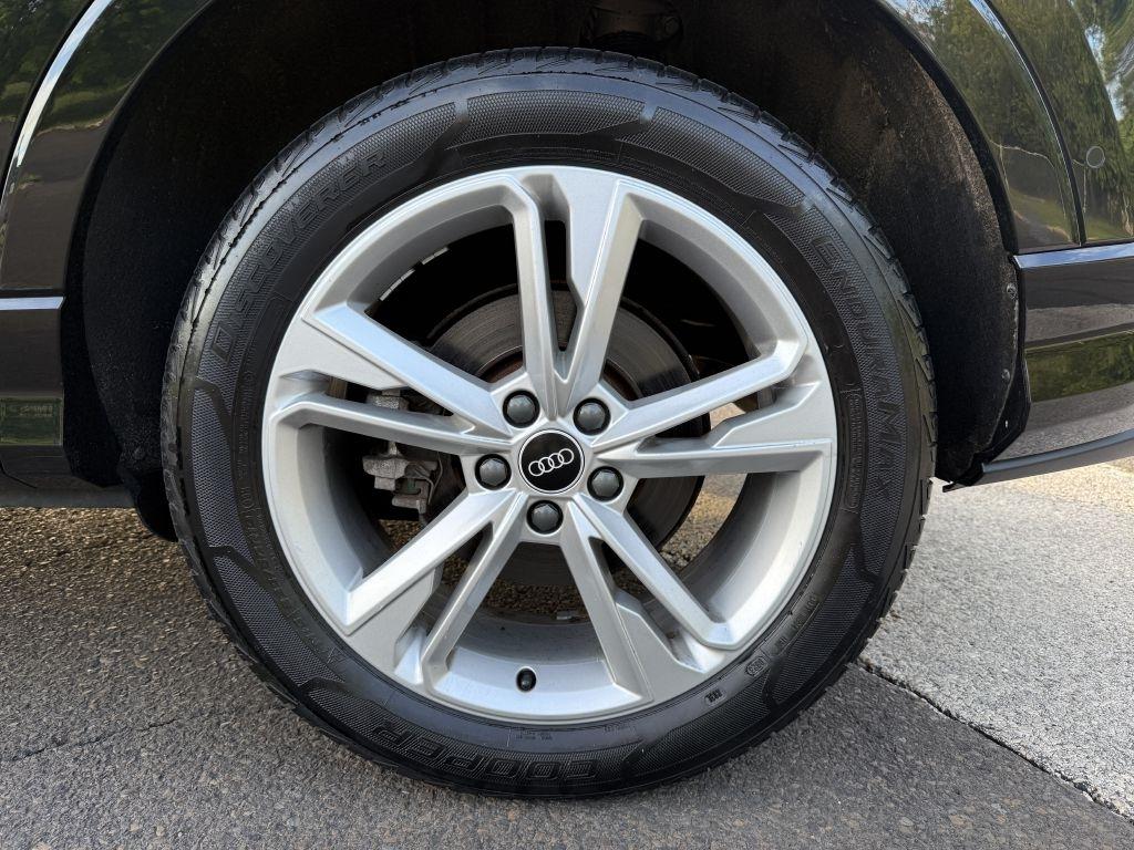 Audi Q3  2021