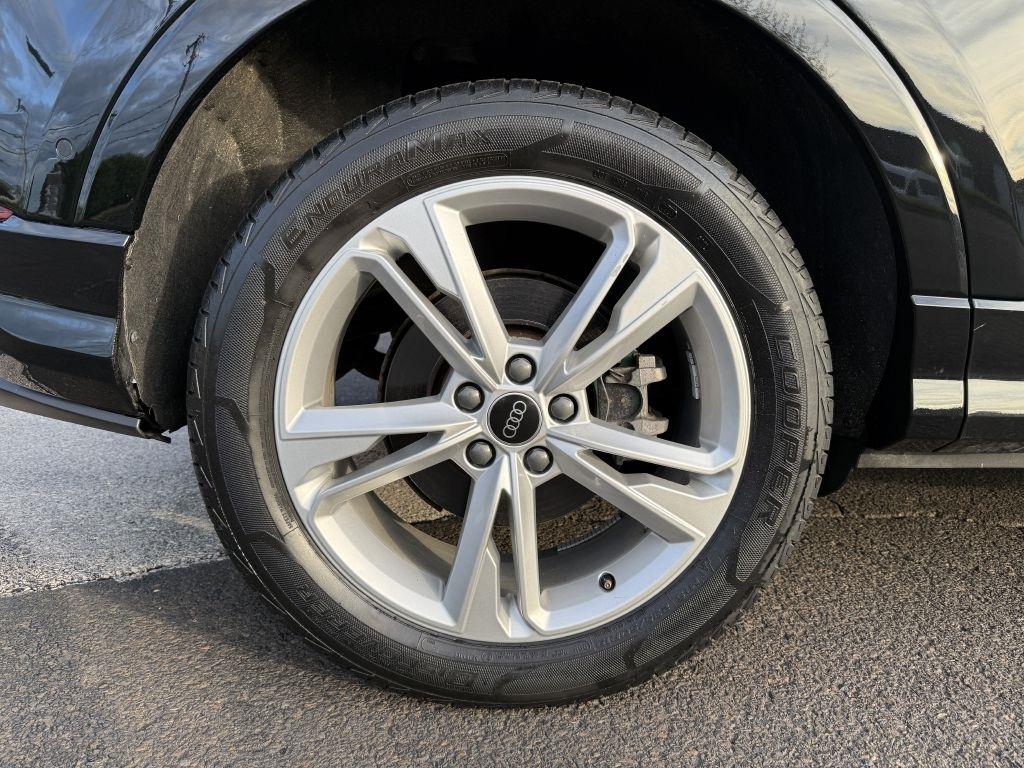 Audi Q3  2021