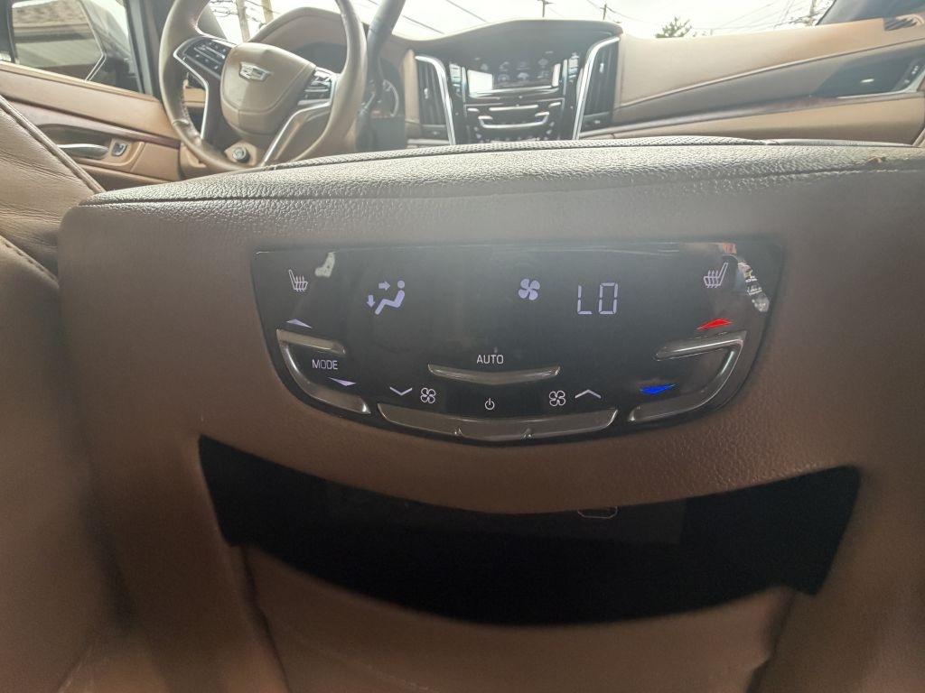 Cadillac Escalade  2017