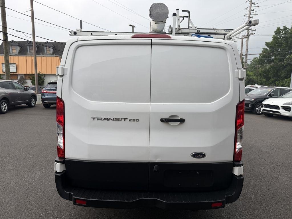Ford Transit 250 2019