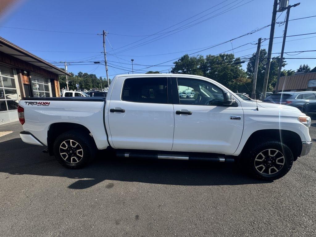 Toyota Tundra  2016