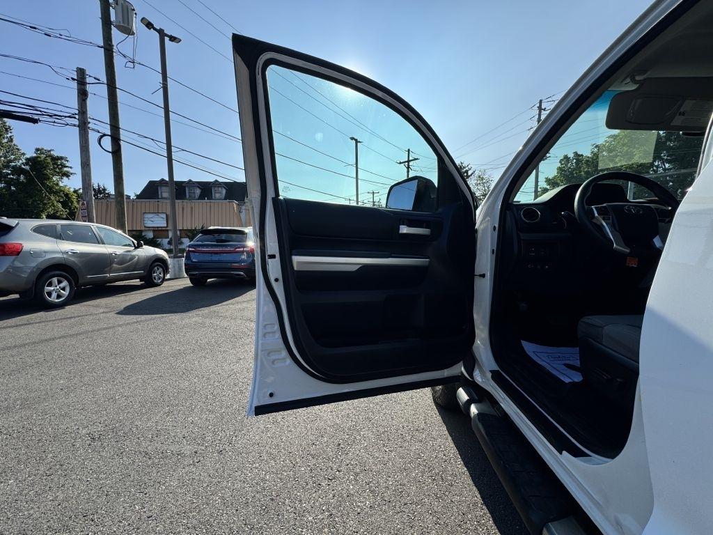 Toyota Tundra  2016