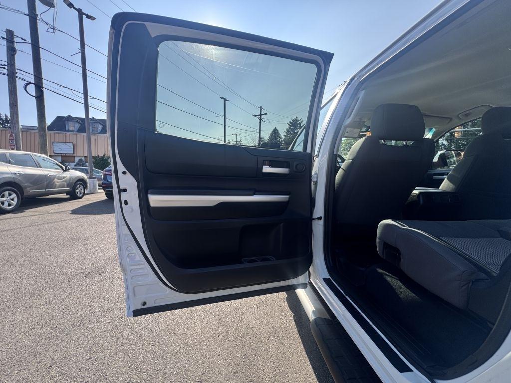 Toyota Tundra  2016