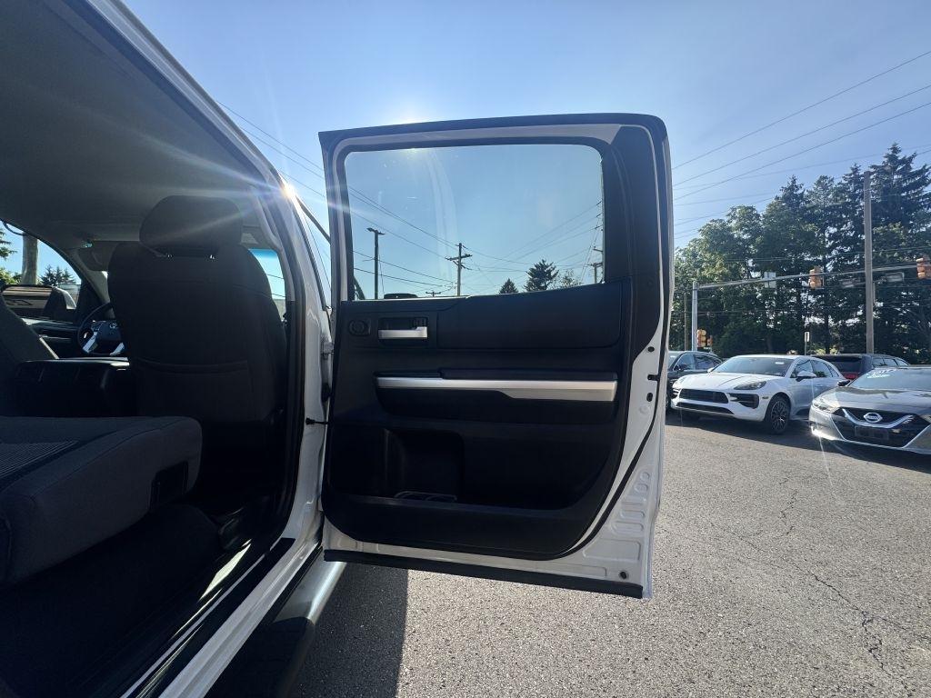 Toyota Tundra  2016