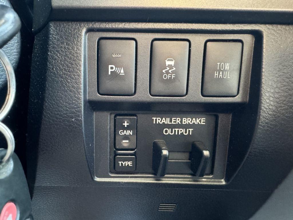 Toyota Tundra  2016