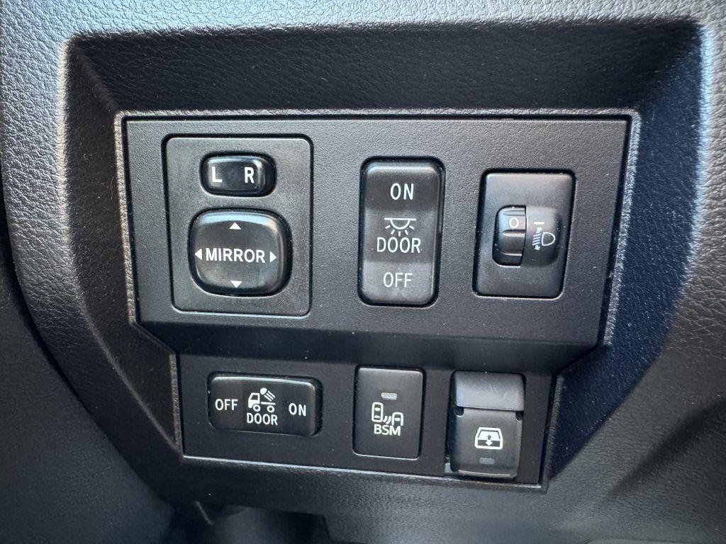 Toyota Tundra  2016