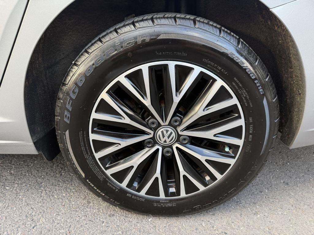 Volkswagen Jetta  2019