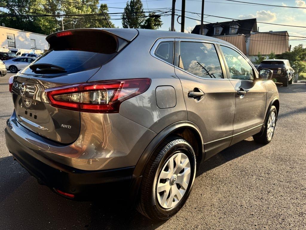 Nissan Rogue Sport  2020