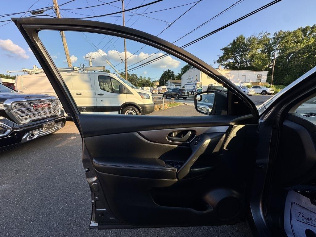 Nissan Rogue Sport  2020