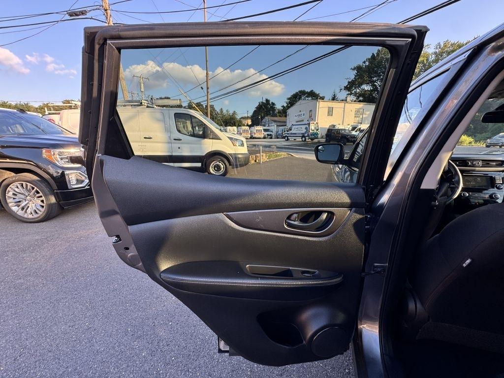 Nissan Rogue Sport  2020