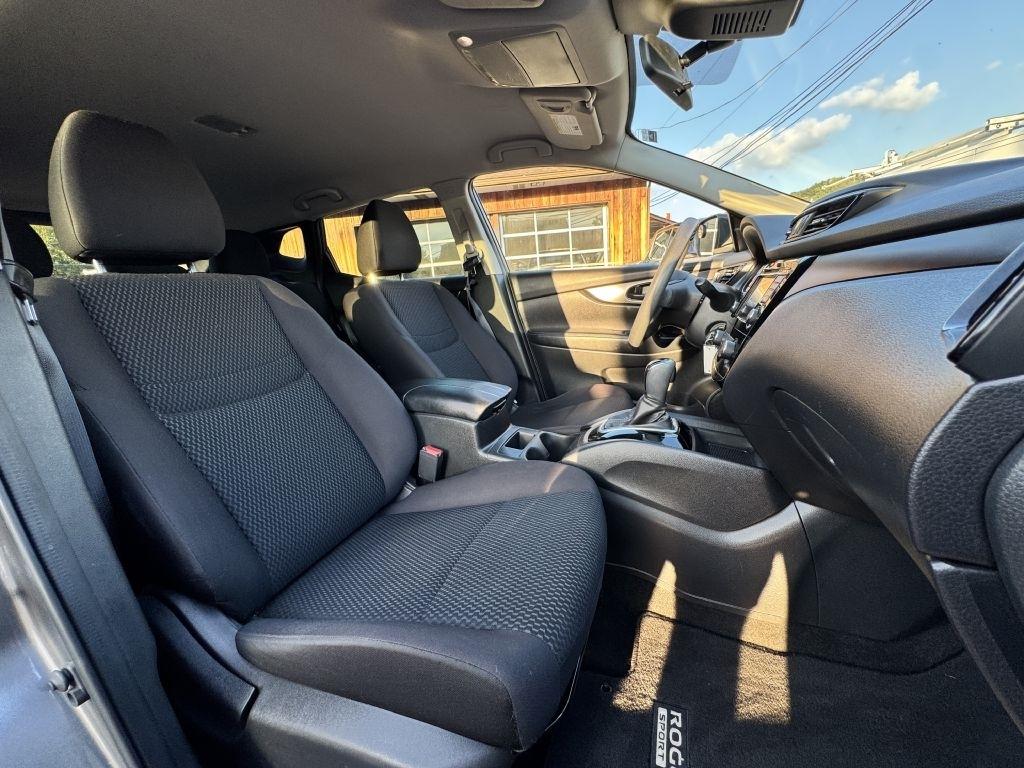 Nissan Rogue Sport  2020