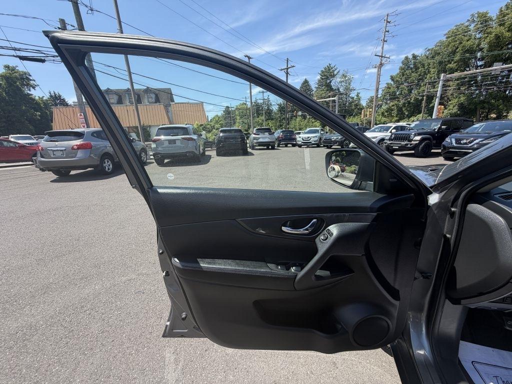 Nissan Rogue  2020