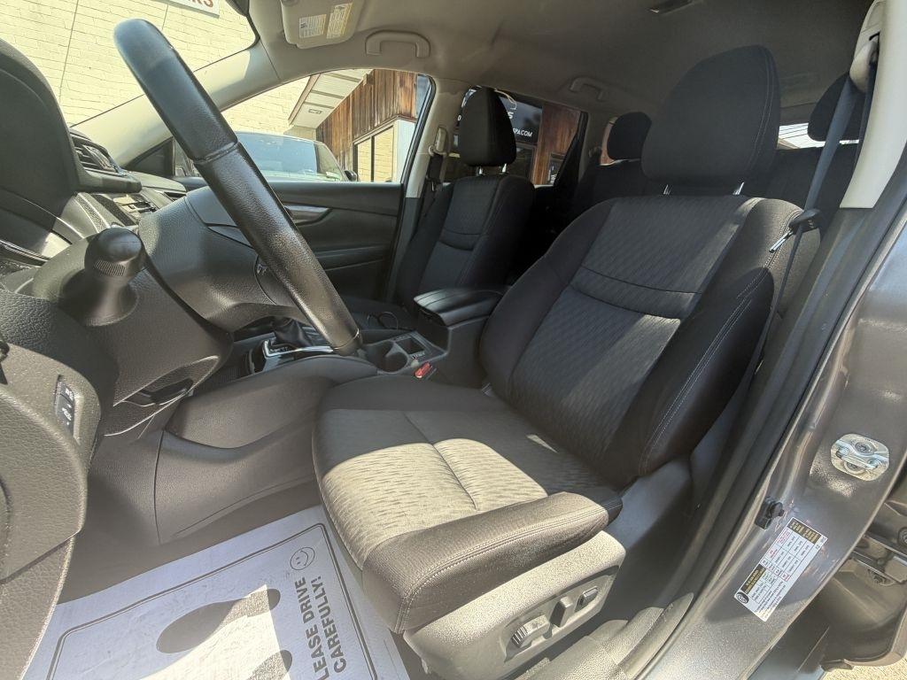 Nissan Rogue  2020