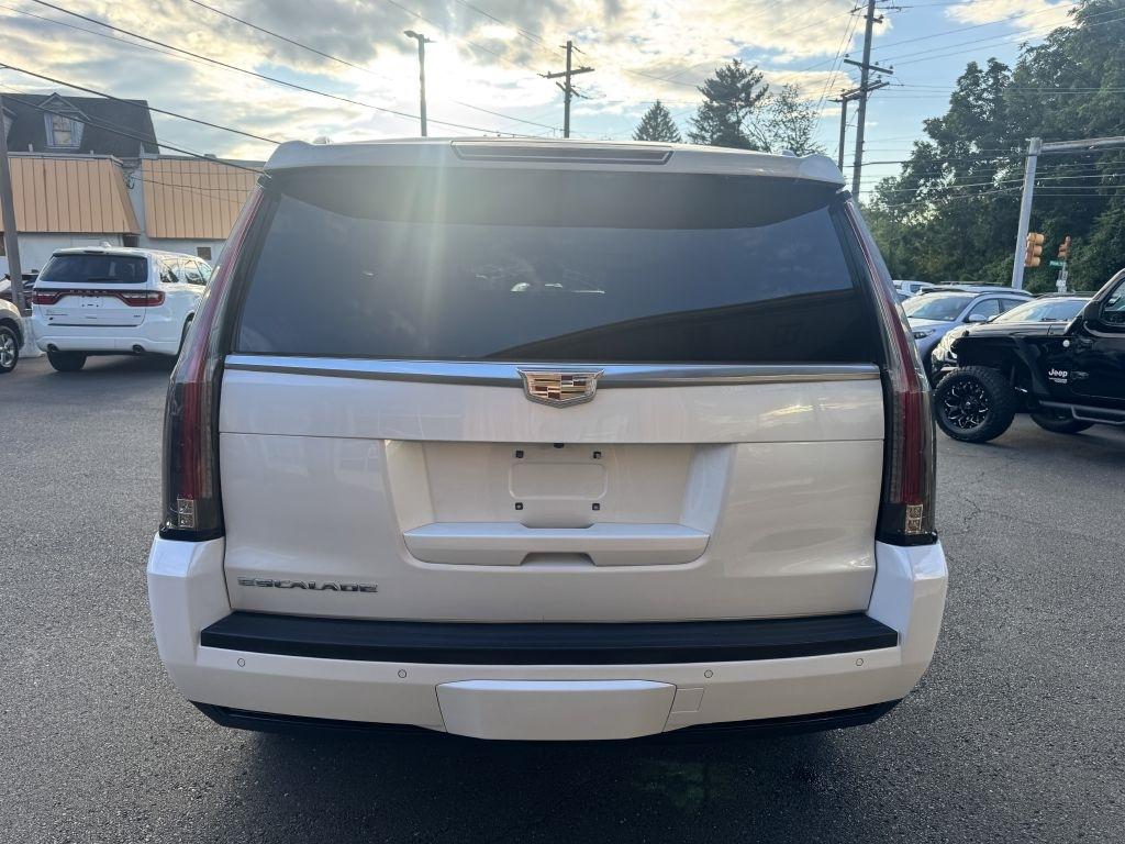Cadillac Escalade  2016