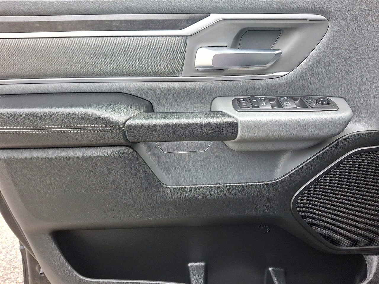 RAM 1500 Big Horn Crew Cab SWB 4WD 2021