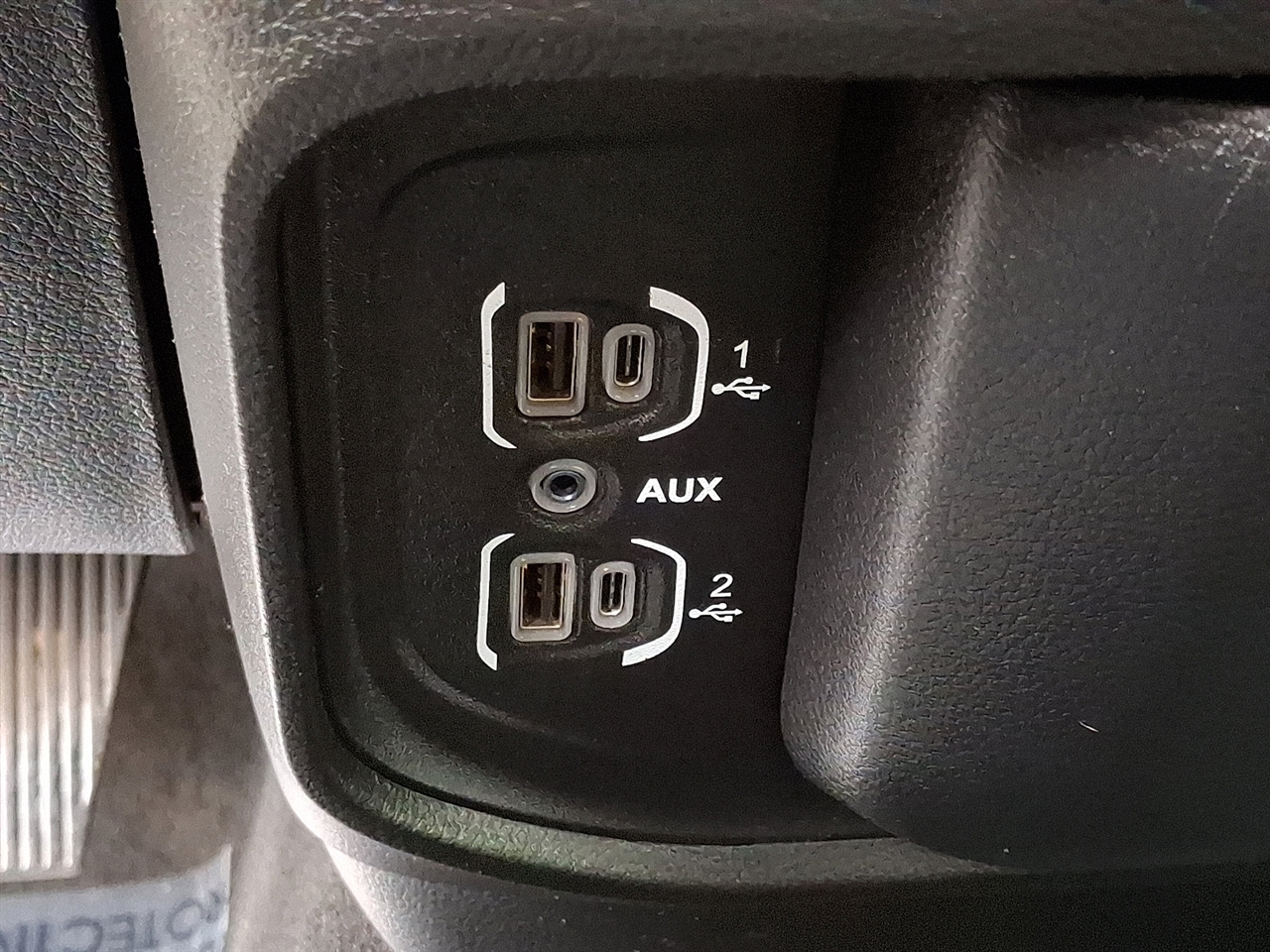 RAM 1500 Big Horn Crew Cab SWB 4WD 2021