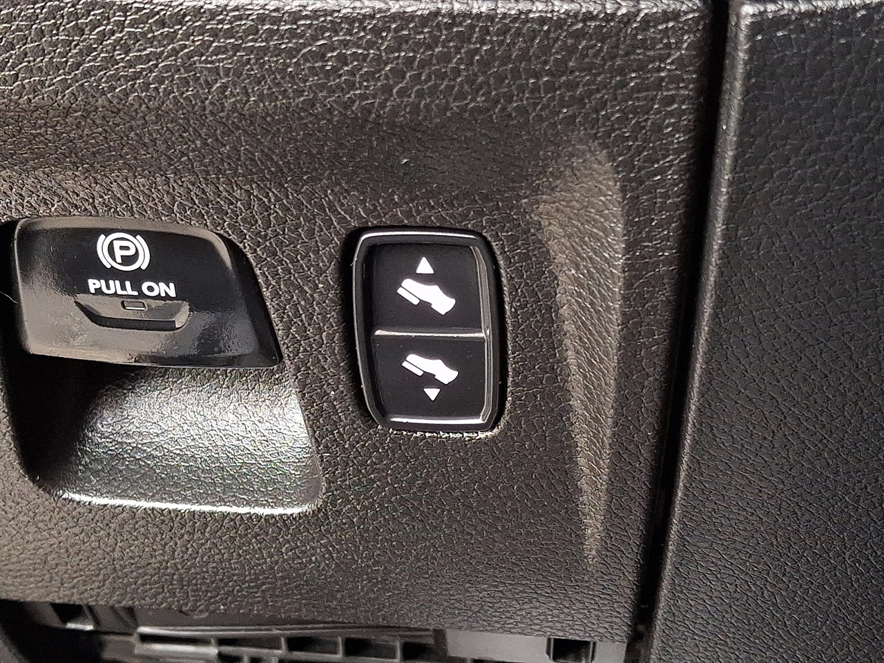 RAM 1500 Big Horn Crew Cab SWB 4WD 2021