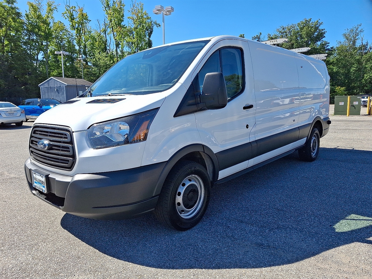 Ford Transit 250 Van Low Roof w/Sliding Pass. 148-in. WB 2017