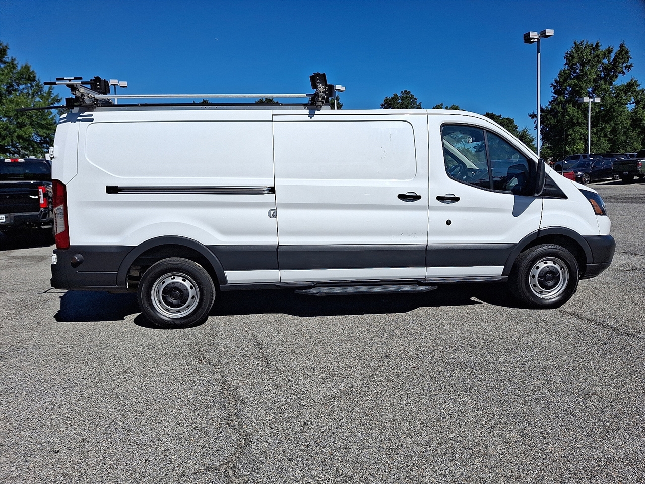 Ford Transit 250 Van Low Roof w/Sliding Pass. 148-in. WB 2017