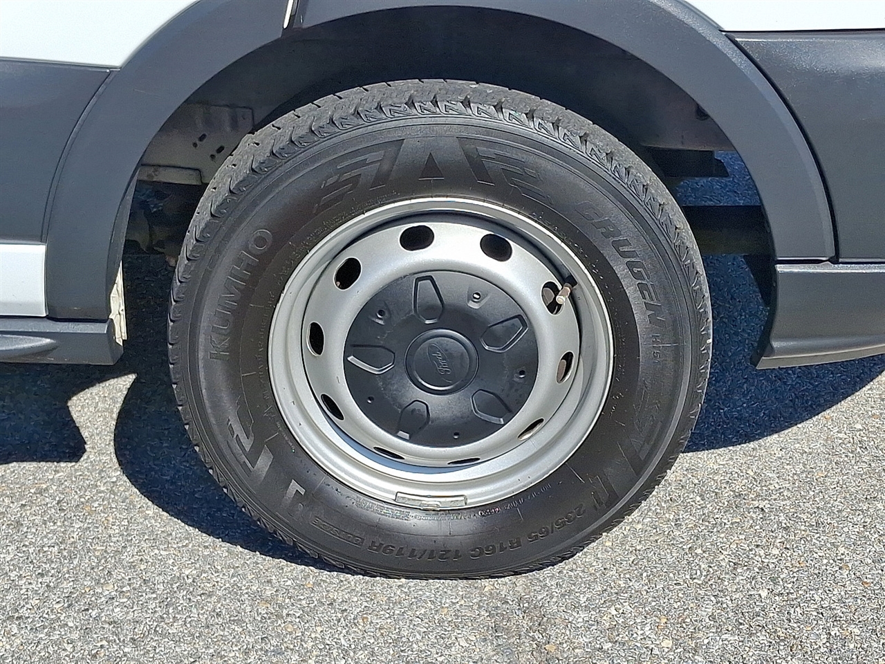 Ford Transit 250 Van Low Roof w/Sliding Pass. 148-in. WB 2017