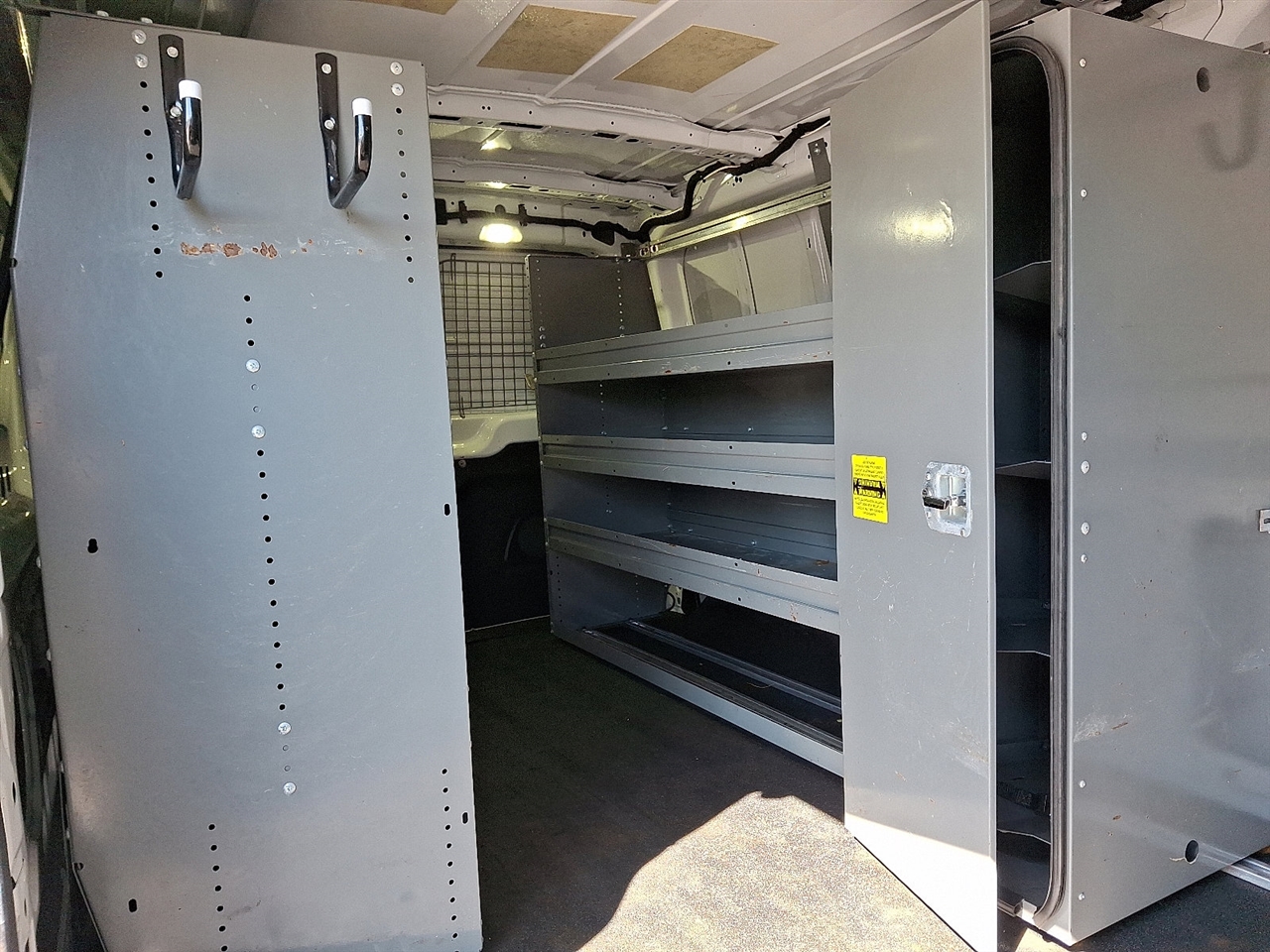 Ford Transit 250 Van Low Roof w/Sliding Pass. 148-in. WB 2017