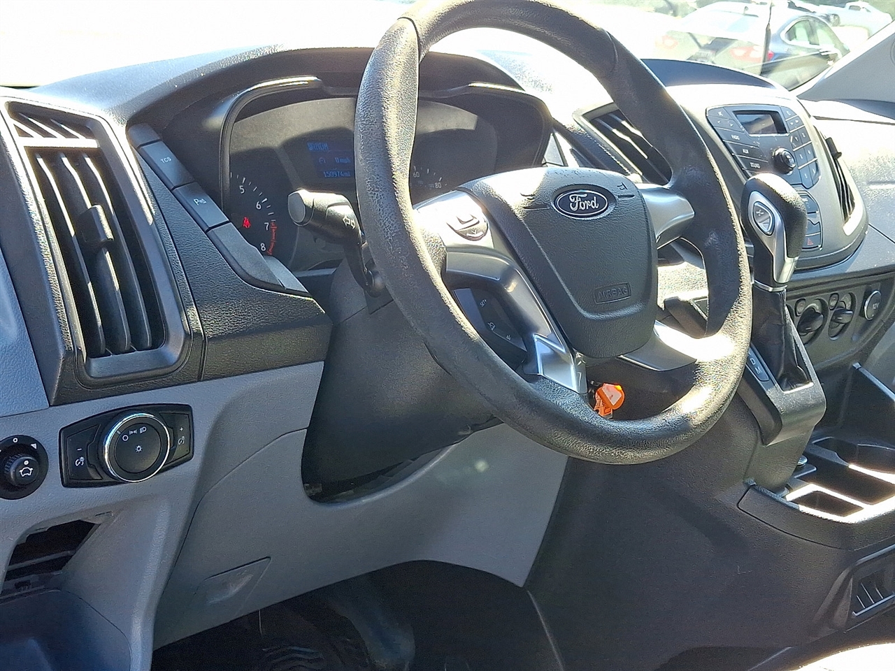 Ford Transit 250 Van Low Roof w/Sliding Pass. 148-in. WB 2017