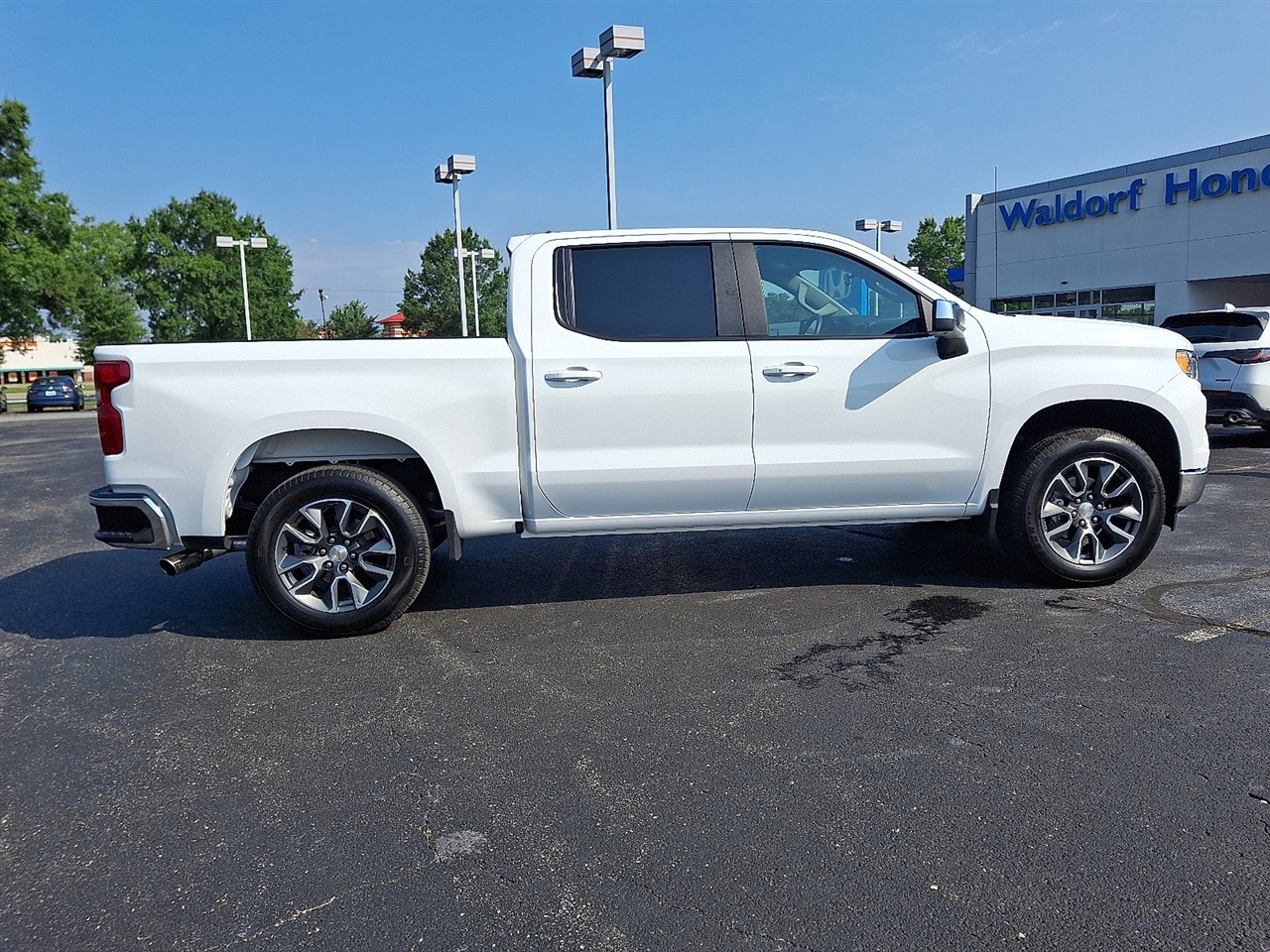 Chevrolet Silverado 1500 LT-L Crew Cab 4WD 2025