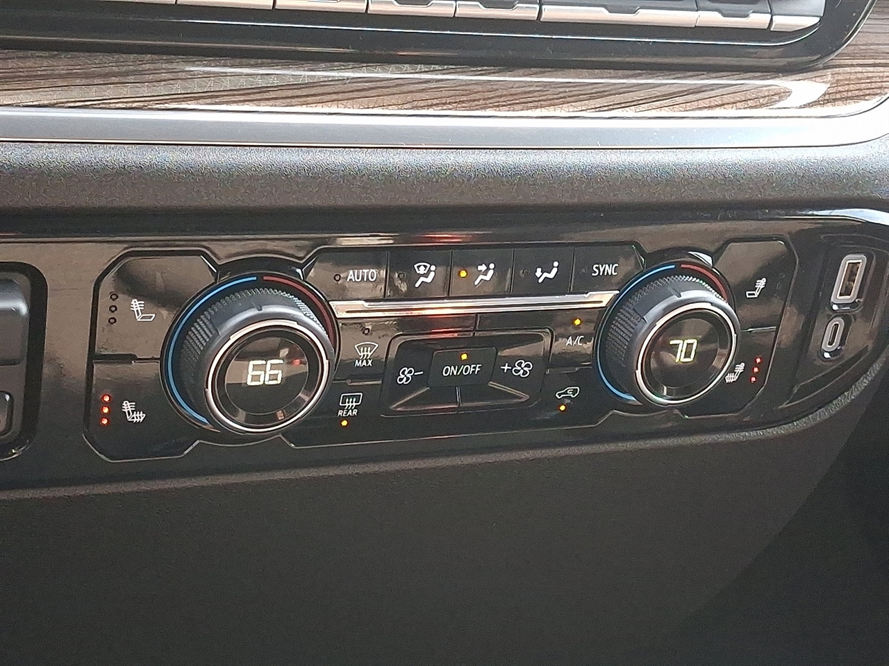 Chevrolet Silverado 1500 LT-L Crew Cab 4WD 2025