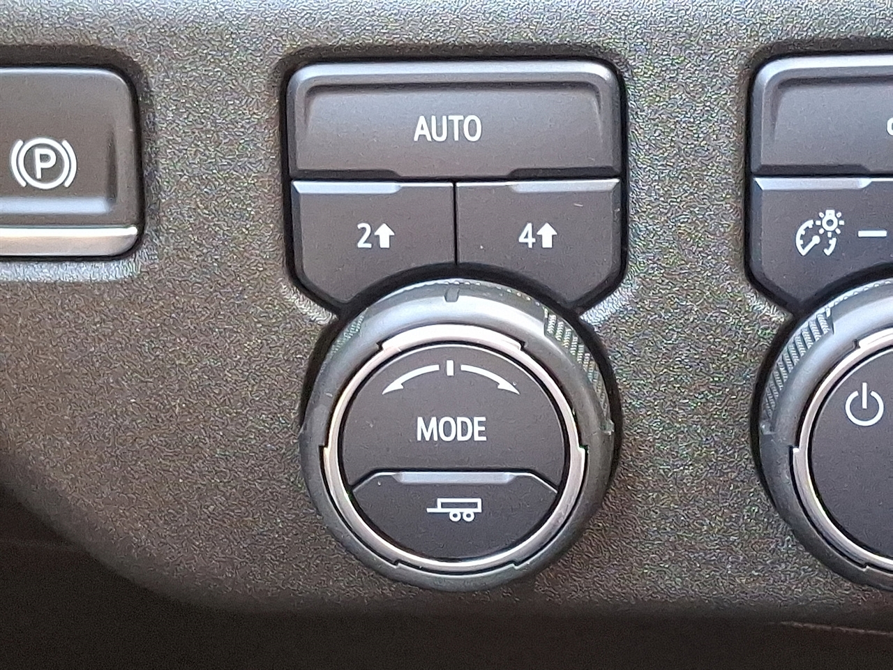 Chevrolet Silverado 1500 LT-L Crew Cab 4WD 2025