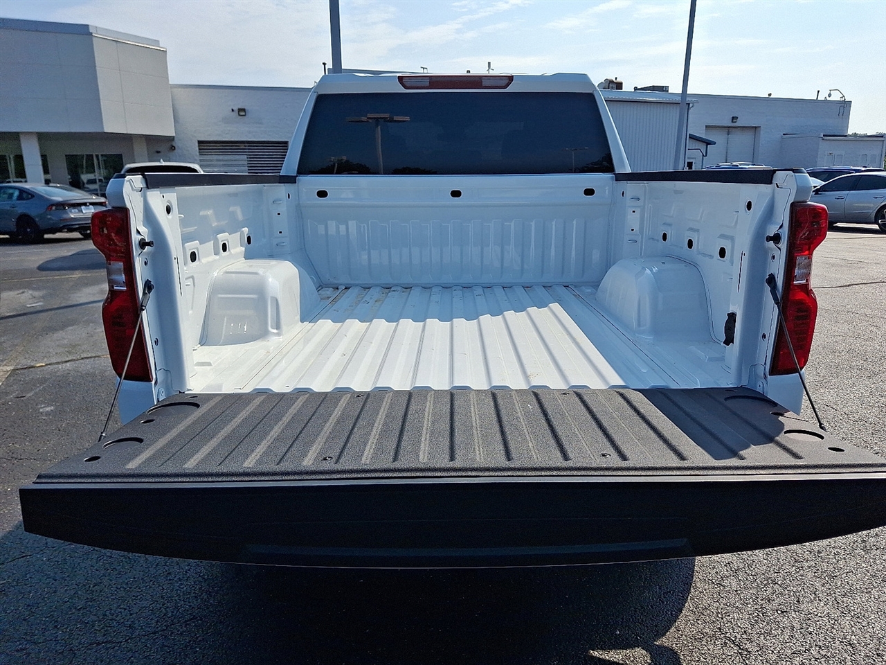 Chevrolet Silverado 1500 LT-L Crew Cab 4WD 2025