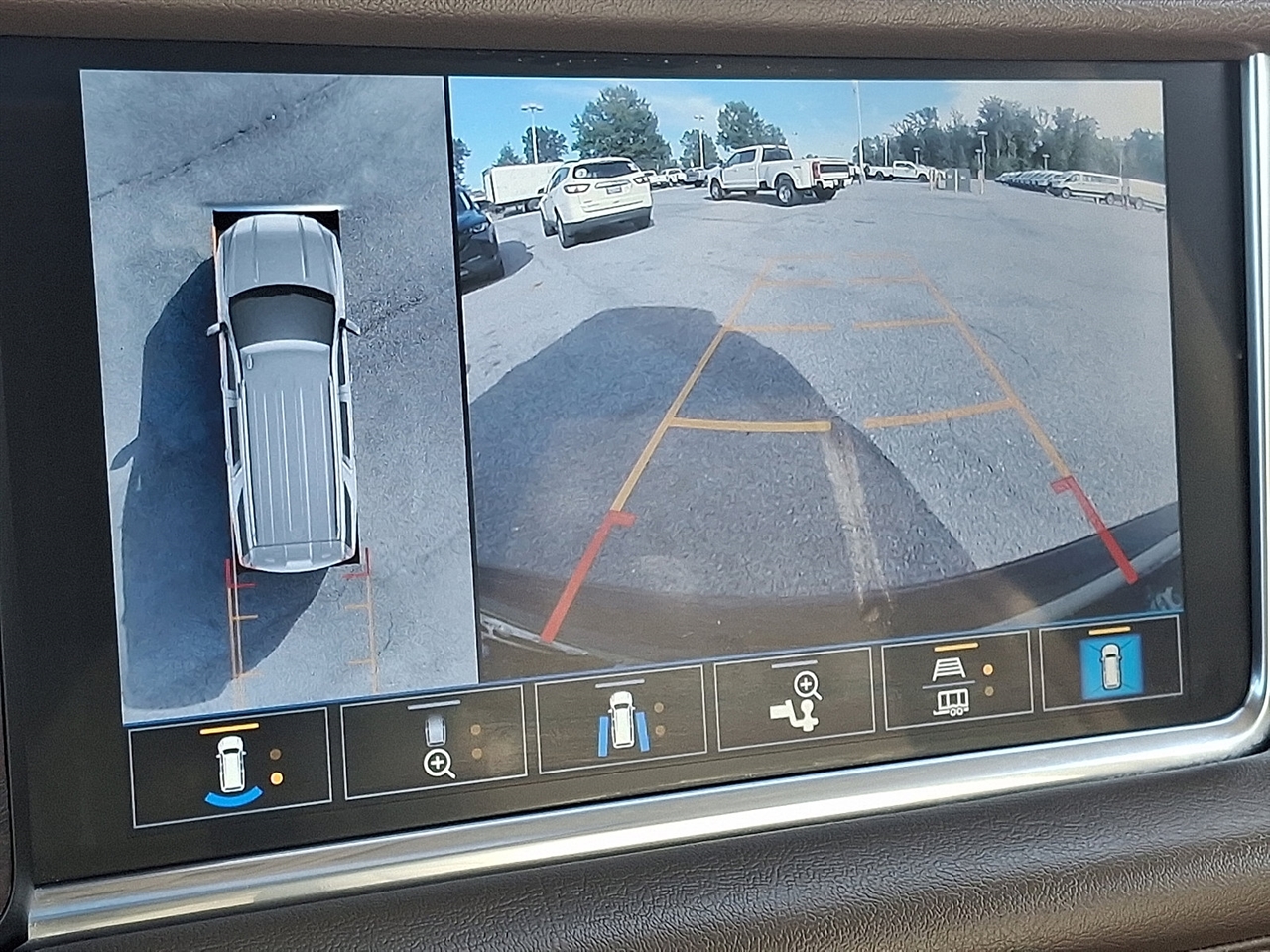 GMC Yukon XL Denali 4WD 2021