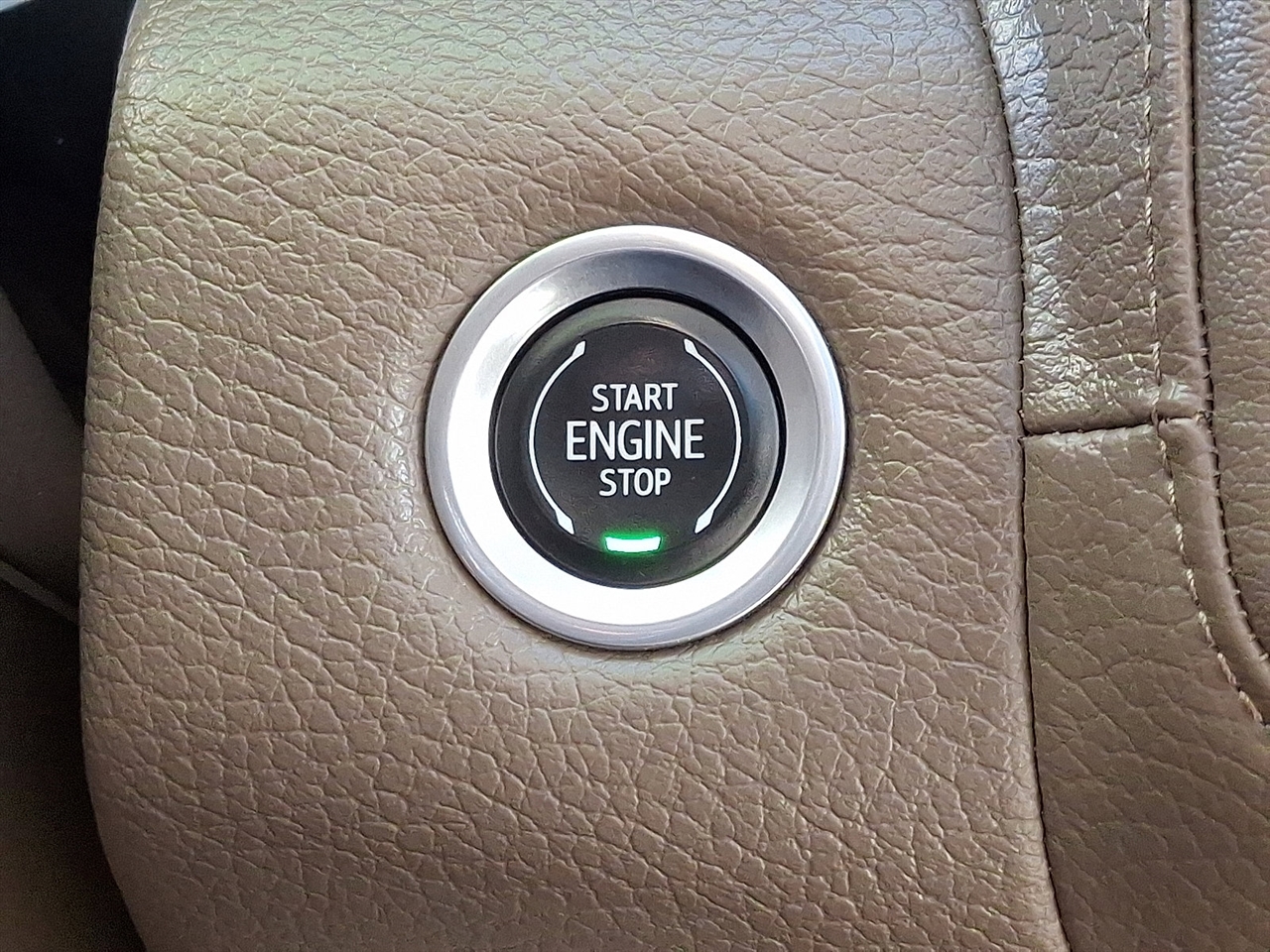 GMC Yukon XL Denali 4WD 2021