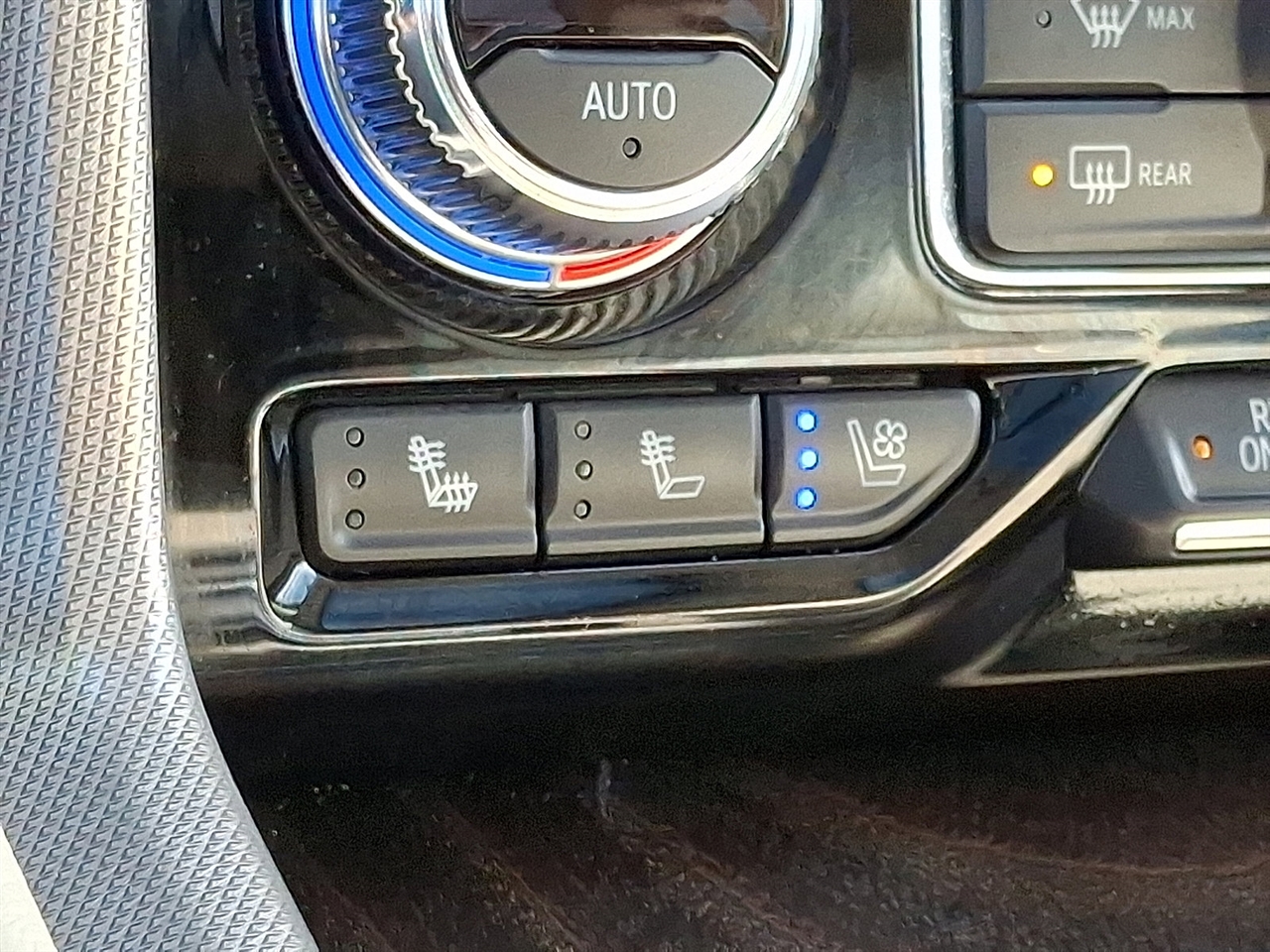 GMC Yukon XL Denali 4WD 2021