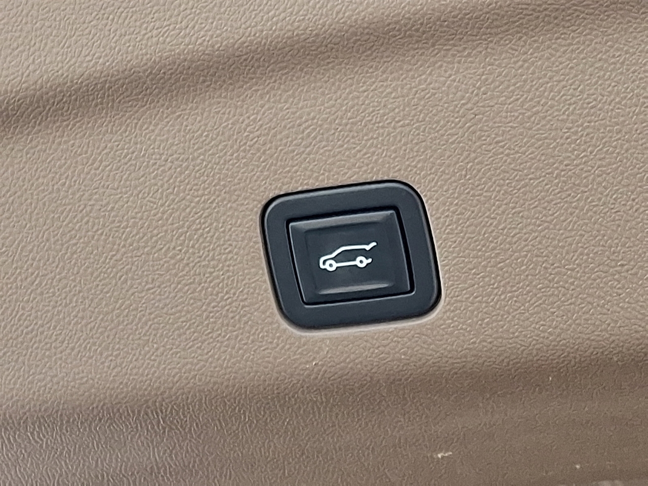 GMC Yukon XL Denali 4WD 2021