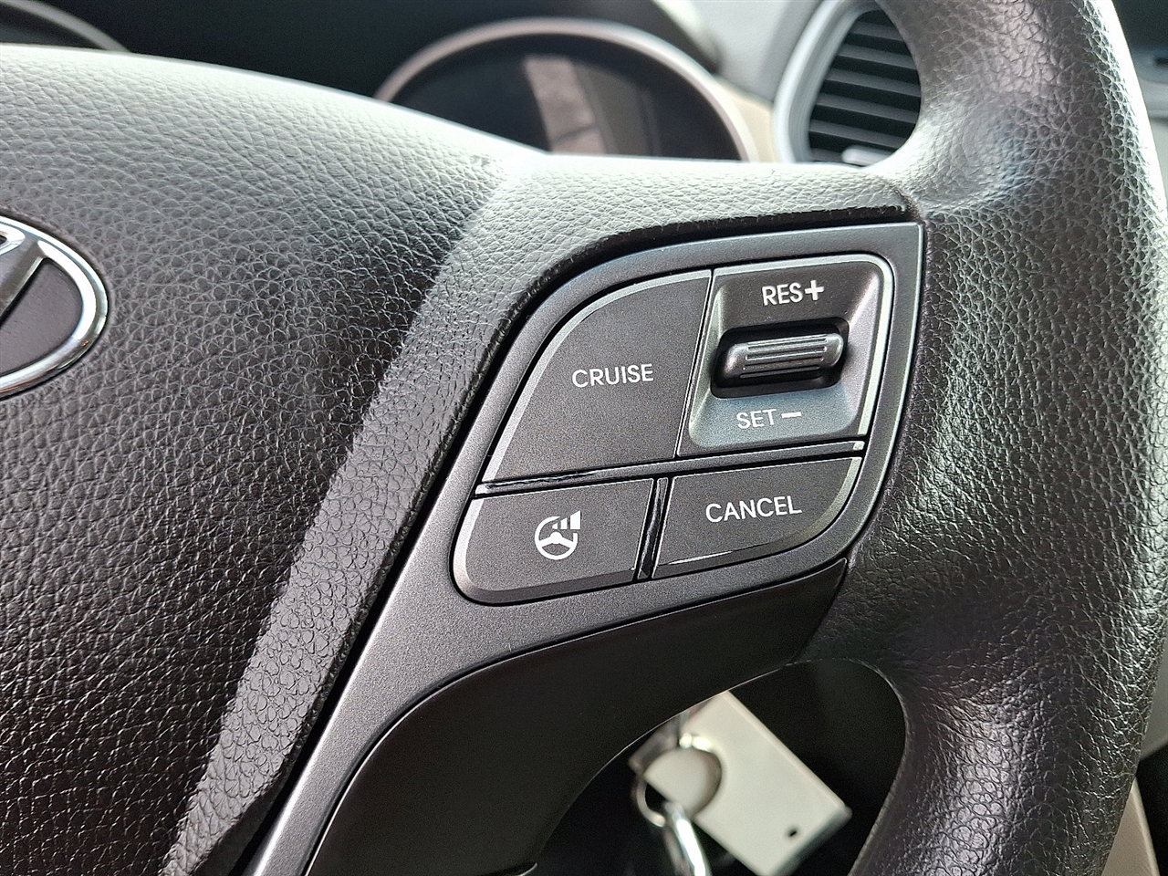 Hyundai Santa Fe SE FWD 2016