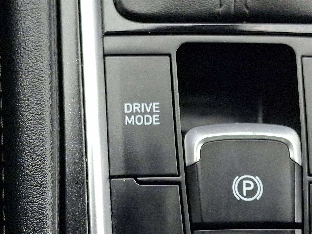 Hyundai Santa Fe SEL 2.0T w/Convenience and Premium Packages 2020