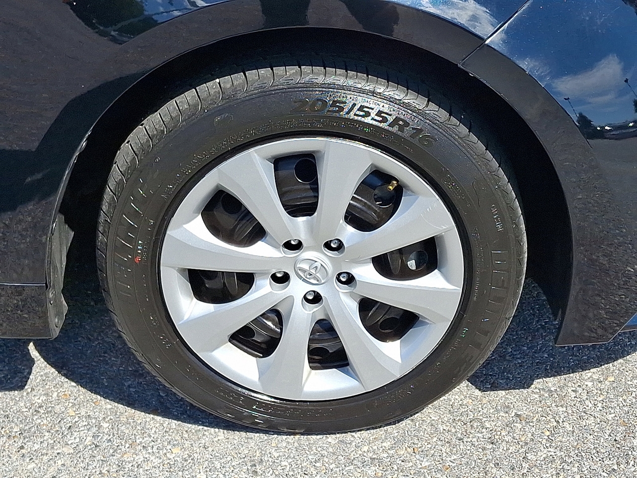 Toyota Corolla LE 2024