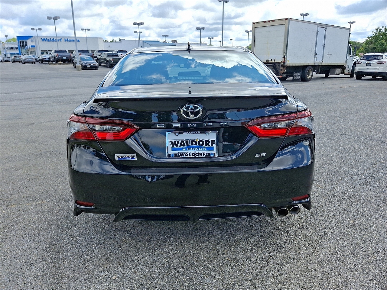 Toyota Camry SE 2024