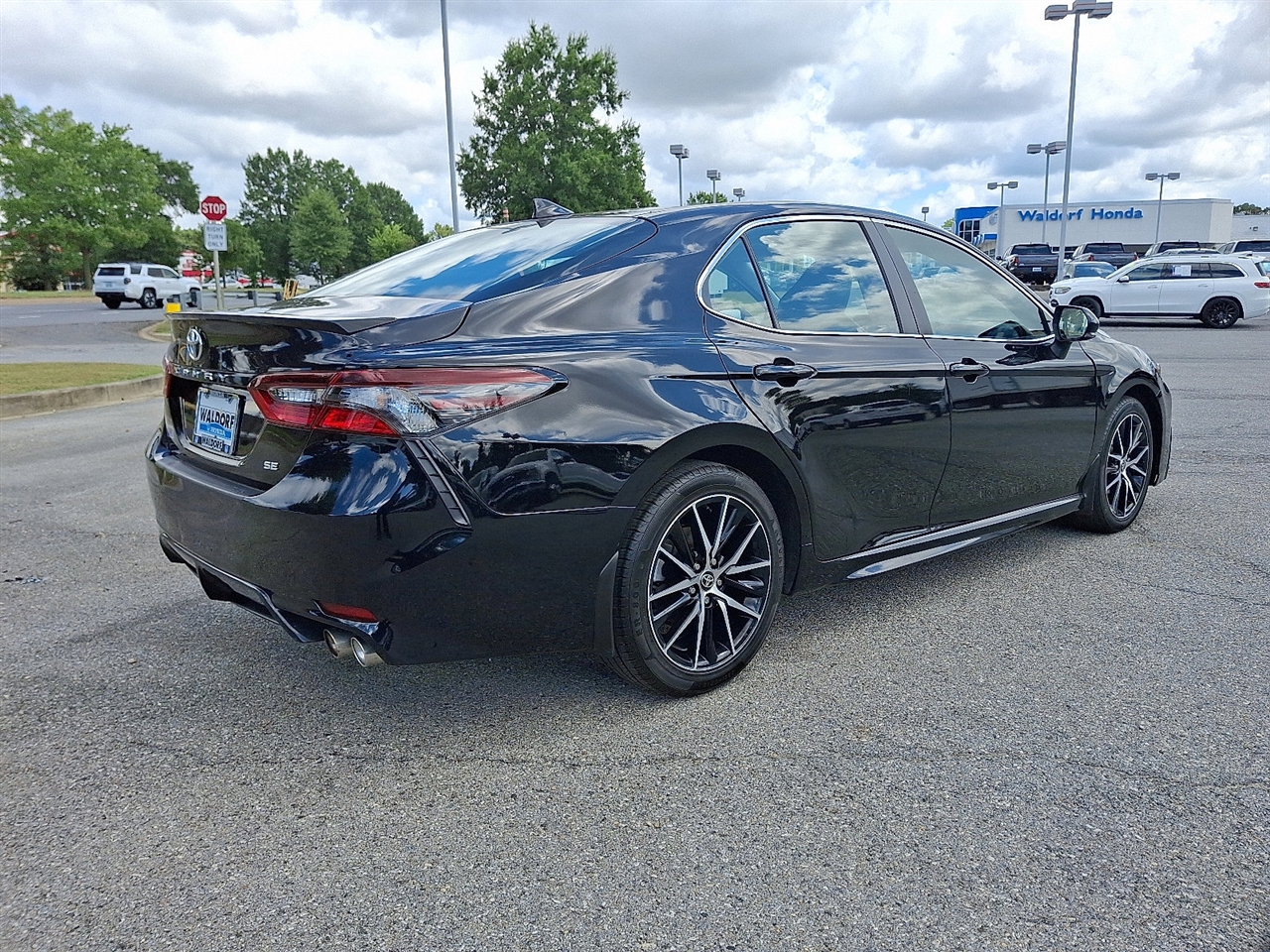 Toyota Camry SE 2024