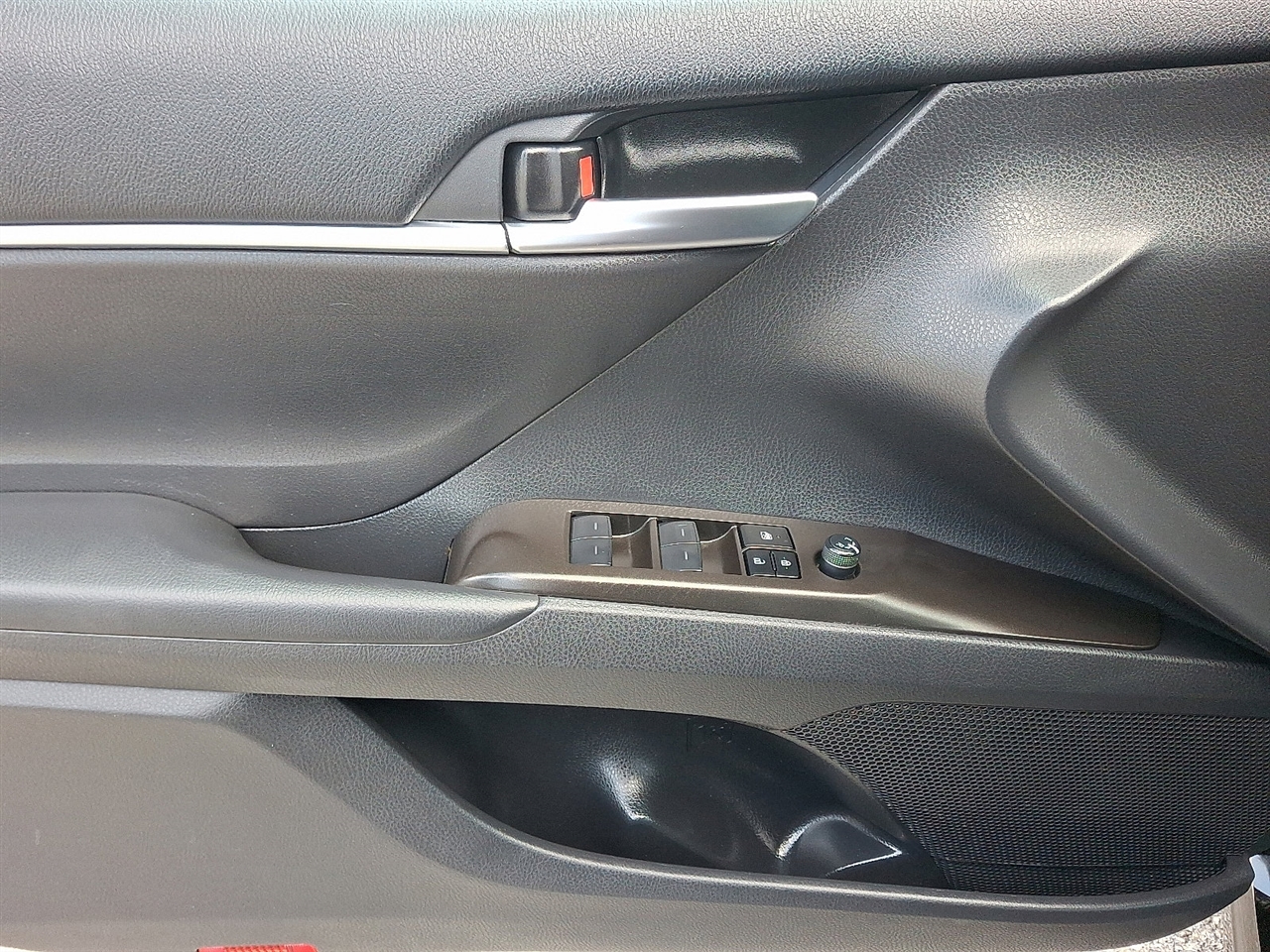 Toyota Camry SE 2024