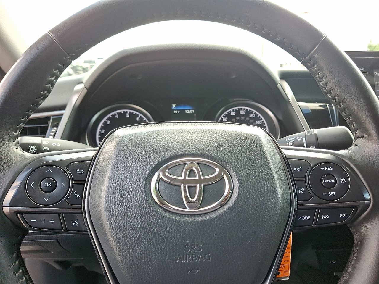 Toyota Camry SE 2024